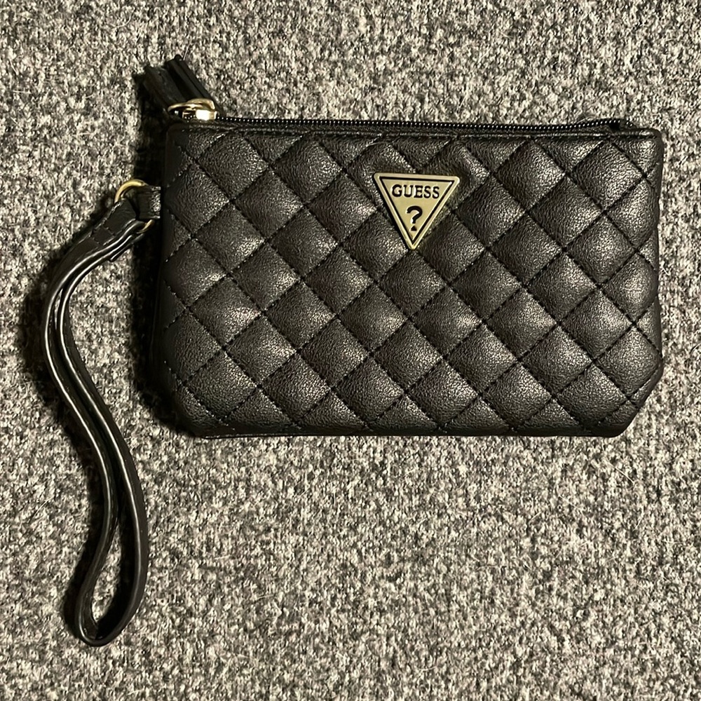 Guess clutch NEW